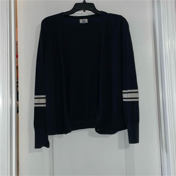 Women Black cardigan long sleeved sweater w/ white stripe on the arm (Old Navy) - Picture 5 of 5